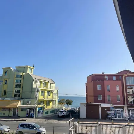 Avrora Private Apartament *